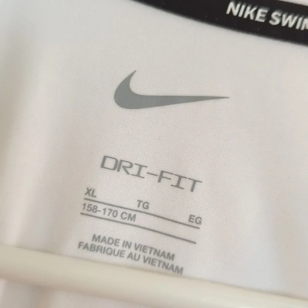 NWT Nike Girls Swim White Long Sleeve Shirt Rash Guard UPF 40+ - Size XL